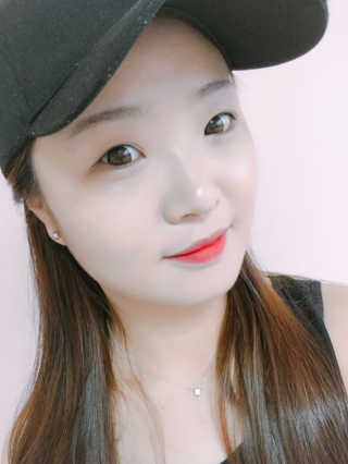 우드버리 울트라에이치디 스무디벨벳틴트 — 5점을 준 리뷰어가 2018년 7월 올린 사용 사진