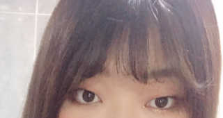 [블랙루즈] 펄블리 아이 글리터 2종 — 4.5점을 준 리뷰어가 2019년 1월 올린 사용 사진