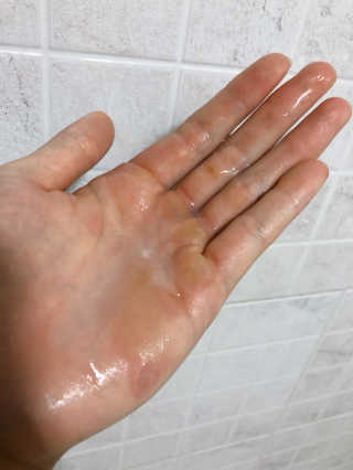 아쿠아큐링 모이스춰라이징 헤어케어 — 3.83점을 준 리뷰어가 2018년 5월 올린 사용 사진