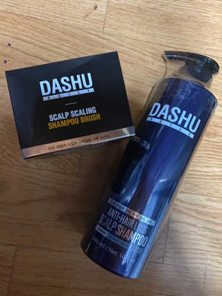 다슈코리아 다슈 단백질 한방 두피 골드 샴푸 500ml +샴푸브러쉬 — 5점을 준 리뷰어가 2020년 1월 올린 사용 사진