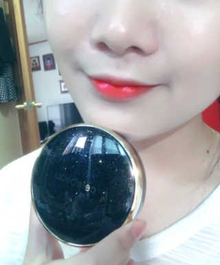 셀레뷰 블랙 세럼 팩트 — 3.33점을 준 리뷰어가 2017년 9월 올린 사용 사진