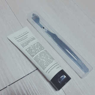 the naked object 디블랙팩치약 디블랙칫솔 세트 — 4점을 준 리뷰어가 2019년 3월 올린 사용 사진