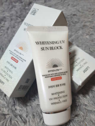 지고트 화이트닝 유브이 썬블럭 크림 70ml,1+1 — 4점을 준 리뷰어가 2019년 7월 올린 사용 사진