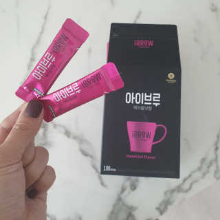 한국맥널티 아이브루 헤이즐넛향 100T — 5점을 준 리뷰어가 2019년 10월 올린 사용 사진