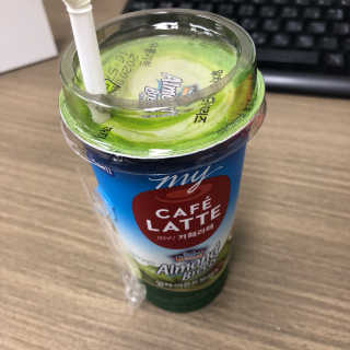 마이카페라떼 말차 아몬드브리즈 7개입 — 1점을 준 리뷰어가 2019년 11월 올린 사용 사진