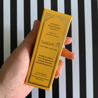 [스킨큐어] 산다화 비타민C 화이트닝 에센스 30ml — 5점을 준 리뷰어가 2019년 7월 올린 사용 사진