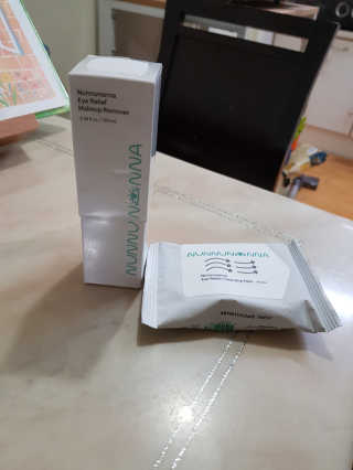 눈누난나 아이 릴리프 메이크업 리무버 + 클렌징 패드 — 5점을 준 리뷰어가 2019년 11월 올린 사용 사진