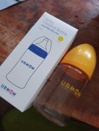 유비맘 PPSU 젖병 노꼭지_200ml_컬러 랜덤 발송 — 5점을 준 리뷰어가 2019년 12월 올린 사용 사진