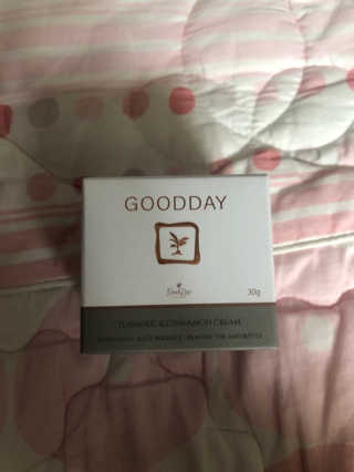 GoodDay Skincare GoodDay 강황 크림 — 4점을 준 리뷰어가 2019년 8월 올린 사용 사진