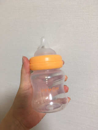 유비맘 신생아젖병 120ml 트리플팩_ 젖꼭지 포함 — 5점을 준 리뷰어가 2020년 3월 올린 사용 사진
