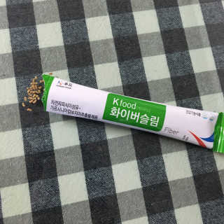 두루원 똥기사의 Kfood 화이버슬림 — 2.83점을 준 리뷰어가 2018년 7월 올린 사용 사진