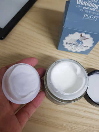 지고트 산양유 화이트닝 크림 70ml — 4.5점을 준 리뷰어가 2019년 8월 올린 사용 사진