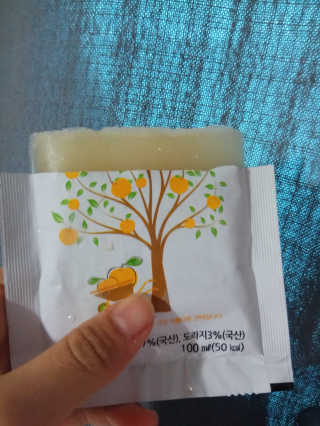 착즙하는 남자 햇살담은 명품 사과즙10포 배도라지즙 10포 — 5점을 준 리뷰어가 2018년 9월 올린 사용 사진