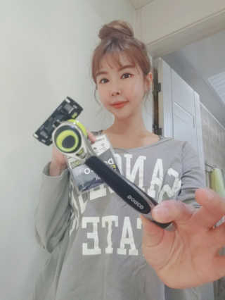 [도루코 페이스] 3D Motion 면도기 + 면도날 — 5점을 준 리뷰어가 2019년 10월 올린 사용 사진