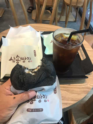 삼송빵집 부천점 [삼송빵집 부천역사점]삼송빵집 특별세트 — 5점을 준 리뷰어가 2019년 8월 올린 사용 사진