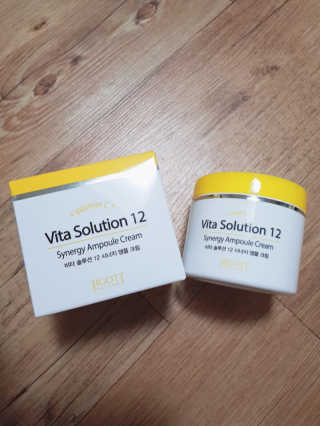 지고트 비타솔루션12 시너지 앰플 크림 100ml — 5점을 준 리뷰어가 2019년 6월 올린 사용 사진