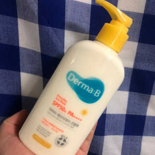 더마비 에브리데이 선블록 SPF50+ PA++++ — 5점을 준 리뷰어가 2019년 4월 올린 사용 사진