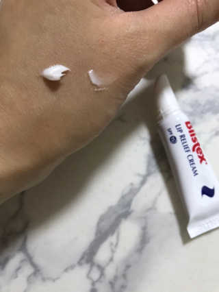 블리스텍스 립 릴리프 크림 립밤, 립 바이브런스 립밤 — 5점을 준 리뷰어가 2018년 11월 올린 사용 사진
