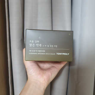 토니모리 프롬 강화 맑은 약쑥 두 겹 진정 크림 — 4점을 준 리뷰어가 2019년 9월 올린 사용 사진