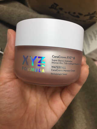 XYZ FORMULA 워터폴 라인 세라크라운 메모리 크림 — 4.17점을 준 리뷰어가 2018년 3월 올린 사용 사진