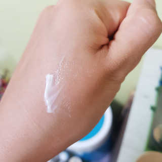 땡큐파머 미라클 에이지 리페어 아이크림 — 3점을 준 리뷰어가 2019년 8월 올린 사용 사진