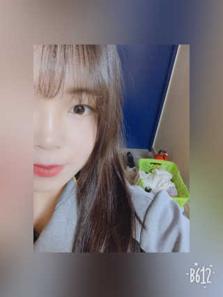 [블랙루즈] 펄블리 아이 글리터 2종 — 5점을 준 리뷰어가 2019년 1월 올린 사용 사진