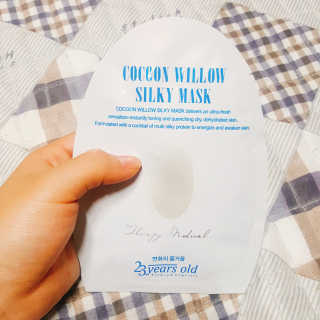 23years old 코쿤 윌로우 실키 마스크 — 5점을 준 리뷰어가 2017년 11월 올린 사용 사진