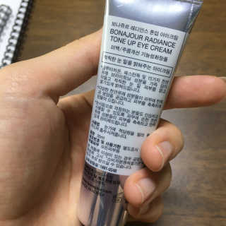 보나쥬르 래디언스 톤업 아이크림 30ml — 4.17점을 준 리뷰어가 2018년 8월 올린 사용 사진
