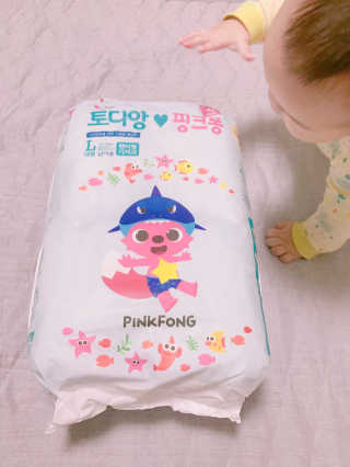 LG생활건강 토디앙 핑크퐁 팬티형 기저귀 — 3.5점을 준 리뷰어가 2017년 4월 올린 사용 사진
