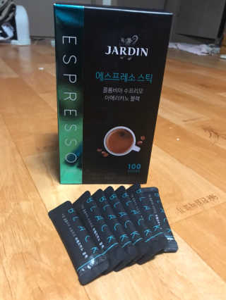 (주)쟈뎅 쟈뎅 에스프레소 스틱 아메리카노 블랙 — 3.83점을 준 리뷰어가 2018년 10월 올린 사용 사진