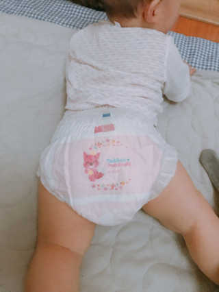 LG생활건강 토디앙 핑크퐁 팬티형 기저귀 — 3.83점을 준 리뷰어가 2017년 4월 올린 사용 사진