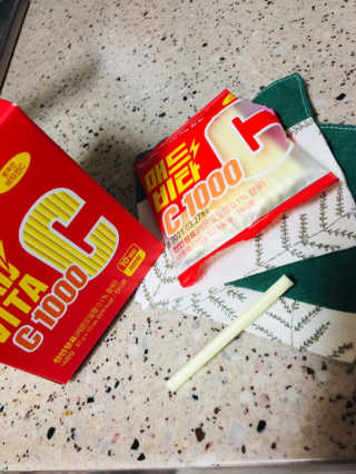 매드비타C 1000 — 5점을 준 리뷰어가 2019년 4월 올린 사용 사진