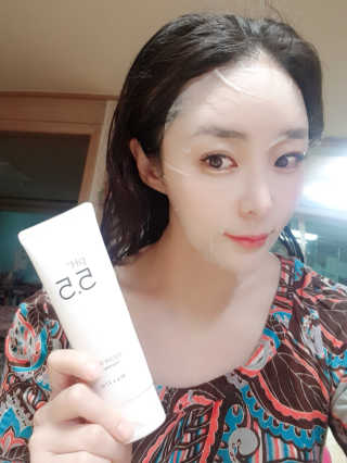 포므시 스노우화이트클렌징폼pH5.5 — 5점을 준 리뷰어가 2020년 2월 올린 사용 사진