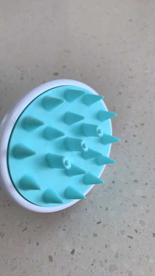 달리프 베러 퍼퓸 샴푸 1000ml 레이니데이 or 일랑로즈 — 5점을 준 리뷰어가 2020년 2월 올린 사용 사진