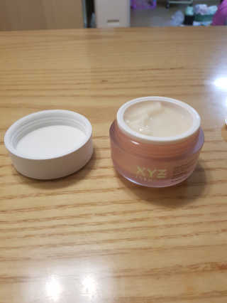 XYZ FORMULA 워터폴 라인 세라크라운 메모리 크림 — 4.83점을 준 리뷰어가 2018년 2월 올린 사용 사진