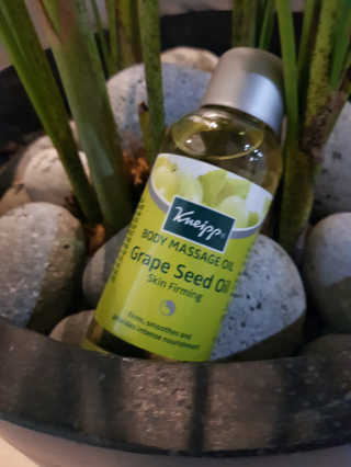 [크나이프] 그레이프씨드 슬리밍 마사지오일 100ml — 5점을 준 리뷰어가 2019년 8월 올린 사용 사진
