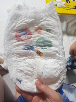 보솜이 베이비케어 팬티형 기저귀 — 3점을 준 리뷰어가 2019년 3월 올린 사용 사진