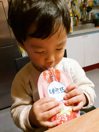 데르뜨 떠먹는 과일 3종, 짜먹는 과일 2종 총 10개 체험 — 5점을 준 리뷰어가 2020년 3월 올린 사용 사진