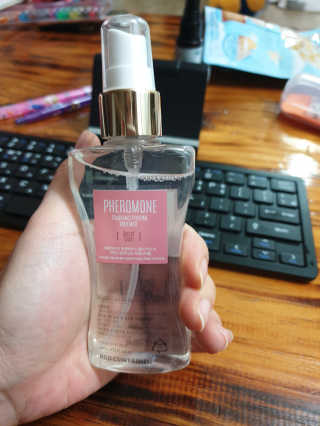레드컨테이너 페로몬향 퍼퓸 바디미스트 80ml — 4.5점을 준 리뷰어가 2020년 1월 올린 사용 사진