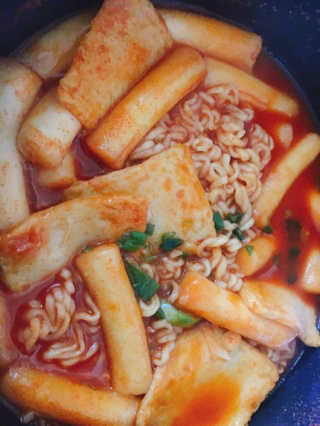 두번째 국떡 국가대표 떡볶이 1팩 + 영미칩 2봉 증정 — 5점을 준 리뷰어가 2019년 2월 올린 사용 사진