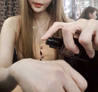 지베르니 고밀착 시그니처 파운데이션 — 4.5점을 준 리뷰어가 2019년 3월 올린 사용 사진