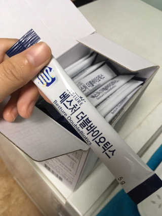 베스처 더블바이오틱스 100포 x 1박스 — 5점을 준 리뷰어가 2019년 7월 올린 사용 사진