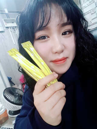 한국맥널티 맥널티 히알루론산 콜라겐 플러스 14개입 — 5점을 준 리뷰어가 2019년 12월 올린 사용 사진