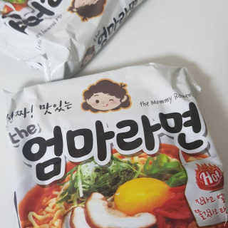 라면 그대로가 제일 맛있는 더엄마라면 — 4.5점을 준 리뷰어가 2019년 7월 올린 사용 사진