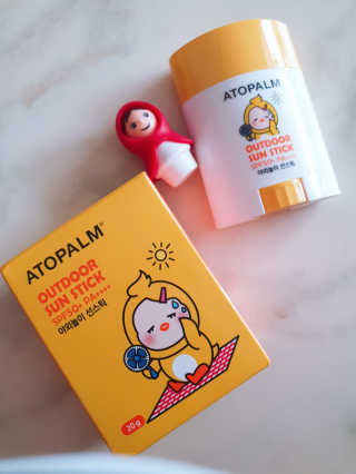 아토팜 야외놀이 선스틱 SPF50+ PA++++ — 5점을 준 리뷰어가 2020년 3월 올린 사용 사진
