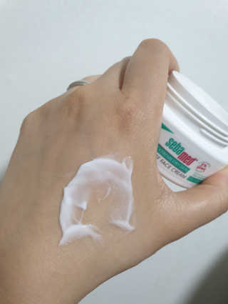 세바메드 우레아 수분폭탄크림 50ml — 4점을 준 리뷰어가 2019년 10월 올린 사용 사진