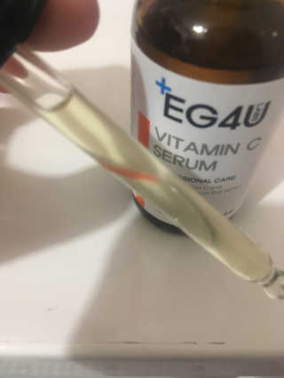 eg4u 이지포유 비타민 C 세럼 — 3.17점을 준 리뷰어가 2018년 8월 올린 사용 사진
