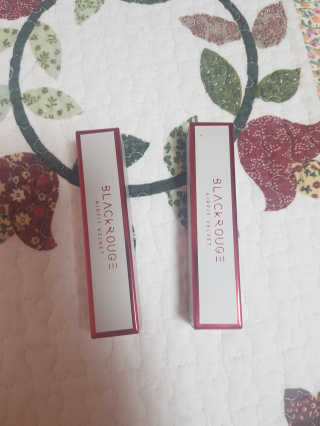 [블랙루즈] 에어 핏 벨벳 틴트4 1+1 — 5점을 준 리뷰어가 2019년 7월 올린 사용 사진