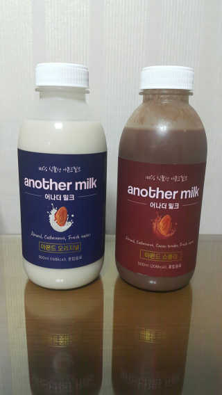 식사대용 아몬드밀크 어나더밀크 500ml X 2병 — 5점을 준 리뷰어가 2018년 10월 올린 사용 사진