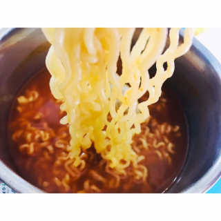 라면 그대로가 제일 맛있는 더엄마라면 — 4.5점을 준 리뷰어가 2019년 7월 올린 사용 사진